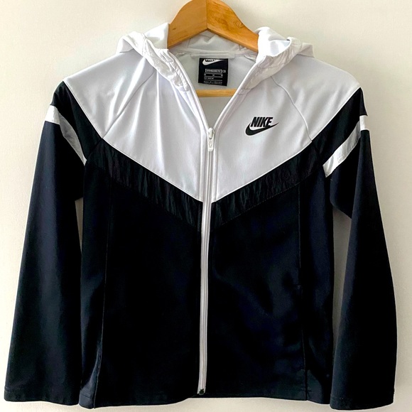 Nike kids sport jacket - Picture 1 of 3